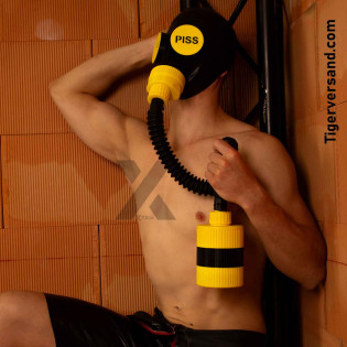 XTRM PISS RUBBERMASK|XTRM|Tigerversand – we reply fast, even faster via WhatsApp! Fastest shipping from our warehouses in Germany and Switzerland.|MASK