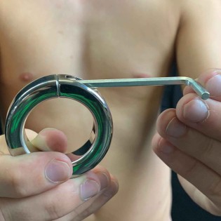 Iron Grip Cockring|® XLeathers|Tigerversand – we reply fast, even faster via WhatsApp! Fastest shipping from our warehouses in Germany and Switzerland.|Penisringe aus Metall