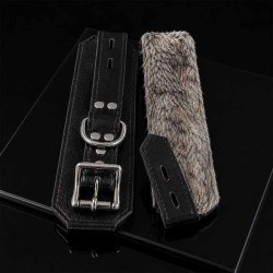 Menottes en cuir avec rembourrage en fourrure douce|® XLeathers|TV|Bondage BDSM