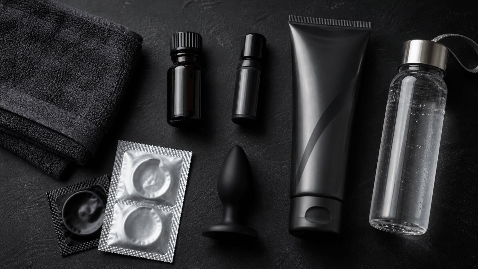 Poppers-Anal-Checkliste mit Inhaler, Gleitgel, Kondomen, Analtoy, Handtuch und Wasser